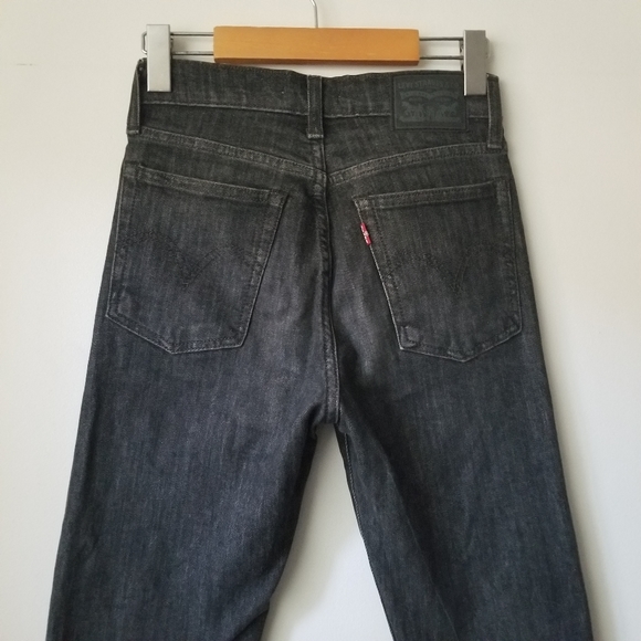 LEVI'S Wedgie Straight Fit Jean Size 24 - Picture 4 of 13